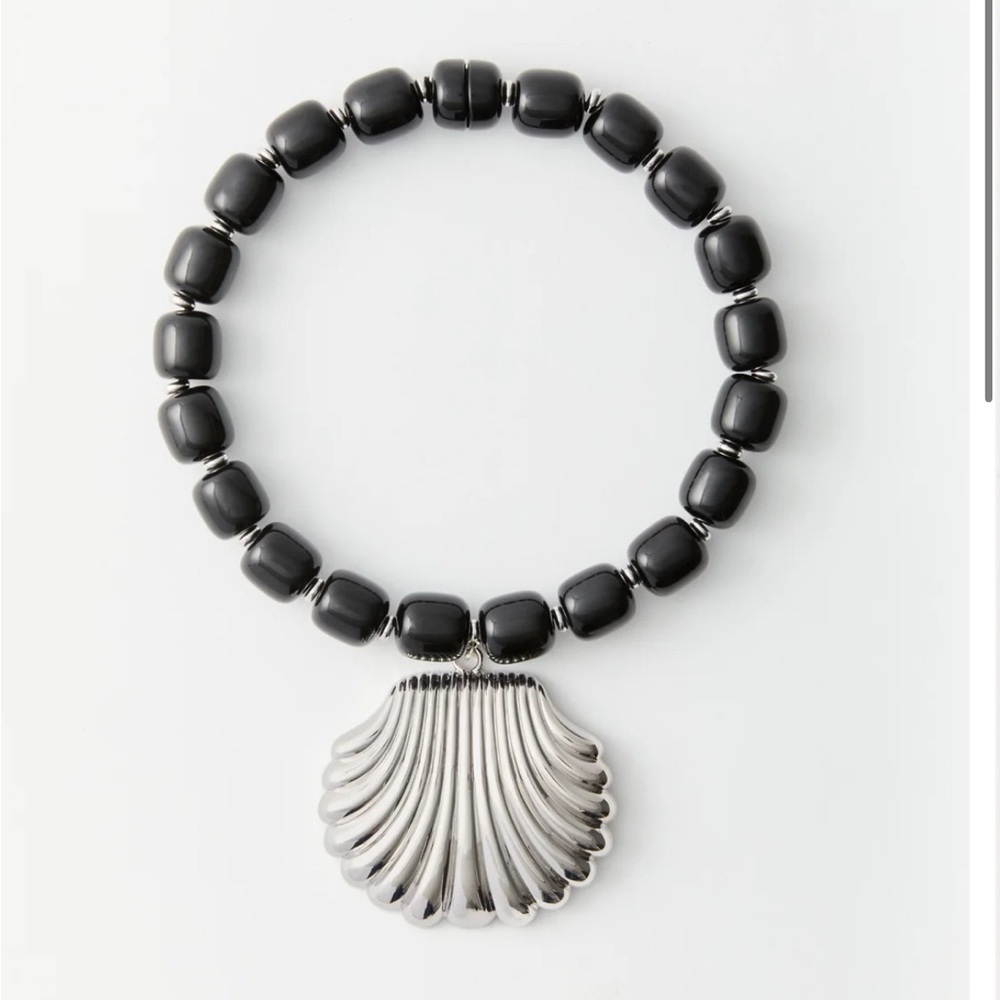Chic Black and Silver Shell Necklace